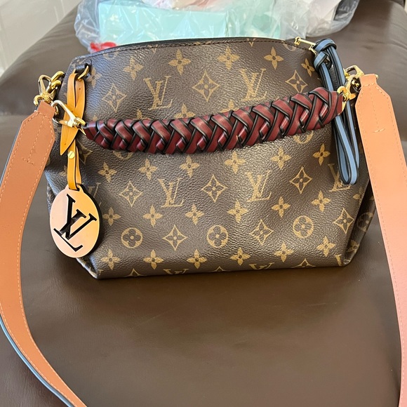 Louis Vuitton Monogram Beaubourg Hobo - Picture 3 of 15